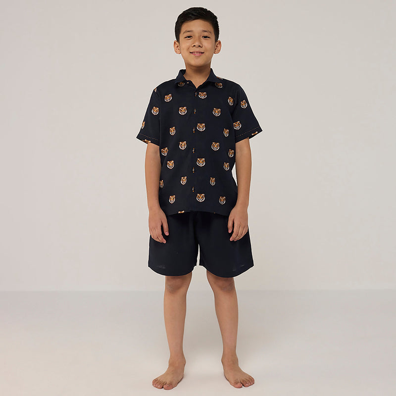 Jin Plain Linen Navy Shorts